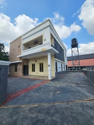 3bdrm Apartment in Vegars Court, Aso, Lugbe District for rent