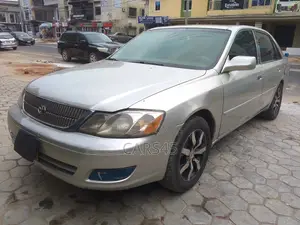 Toyota Avalon 3.0 2000 Silver