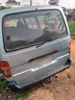 Toyota HiAce 2004 Grey