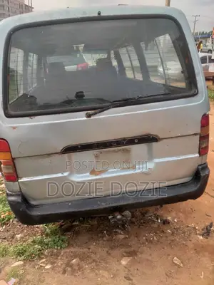 Toyota HiAce 2004 Grey