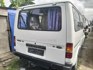 Ford Transit 2000 White