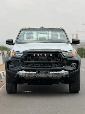 New Toyota Hilux 2025 Black