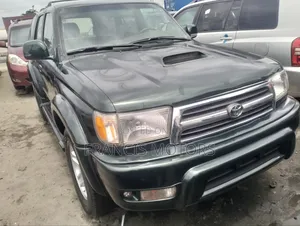 Toyota 4-Runner 2000 Green