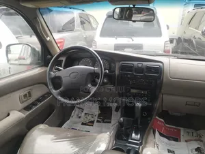 Toyota 4-Runner 2000 Green