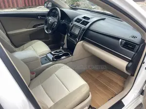 Toyota Camry XLE 4dr Sedan (2.5L 4cyl 6A) 2012 White