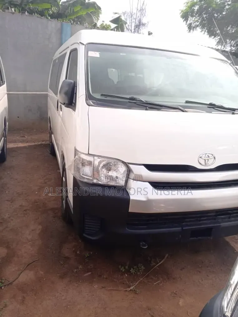 Toyota HiAce 2012 White