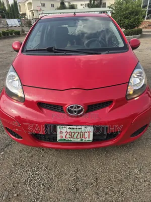 Toyota Aygo 1.0 5-Door 2010 Red