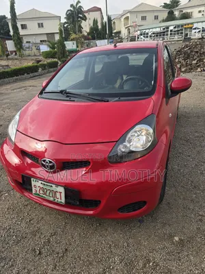 Toyota Aygo 1.0 5-Door 2010 Red