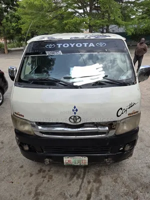 Toyota HiAce 2010 White
