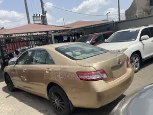 Toyota Camry 2010 Gold