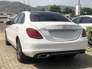 Mercedes-Benz C300 Luxury 4dr AWD 4Matic Sedan (2.0L 4cyl 7A) 2015