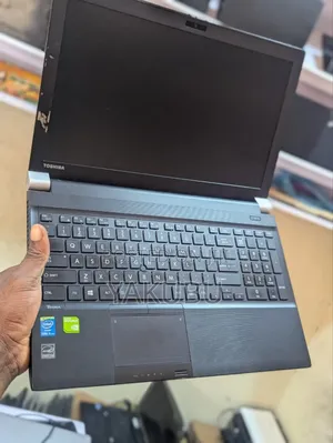 New Laptop Toshiba 8GB Intel Core i5 HDD 500GB