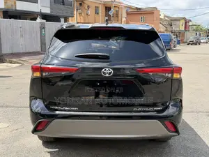 Toyota Highlander Platinum 2022 Black