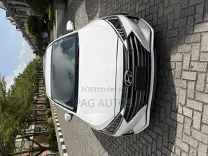 Hyundai Elantra 2019 White