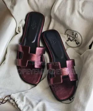 Maroon Hermes Slippers