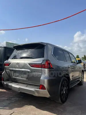 Lexus LX 570 AWD 2018 Gold