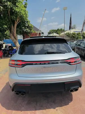 Porsche Macan 2023 Silver