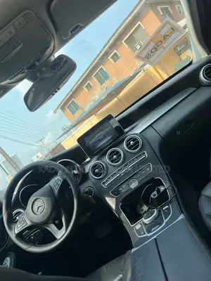 Mercedes-Benz C300 2017 Black