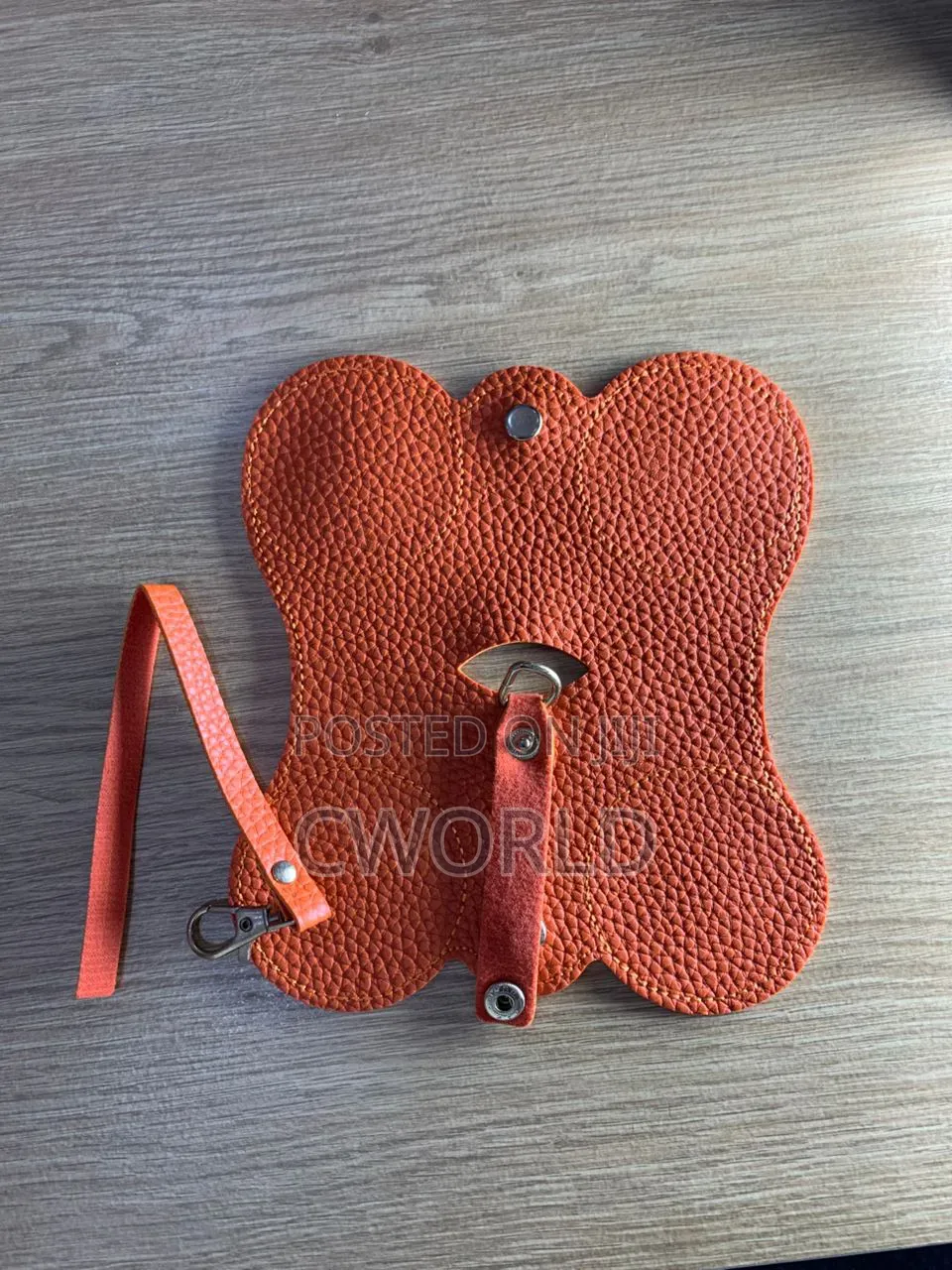 Butterfly-Shaped Pu Leather Sunglasses Pouch – 2pcs