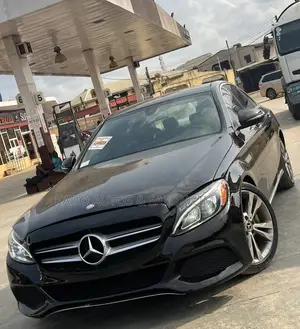 Mercedes-Benz C300 2017 Black