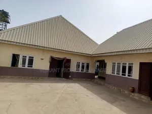 8rooms Functional Hotel And Bar