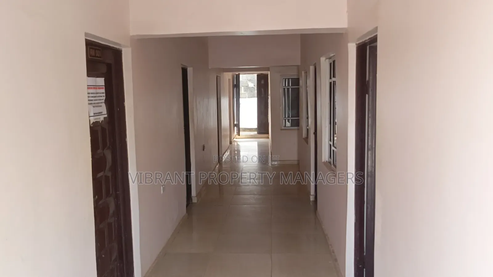8rooms Functional Hotel And Bar