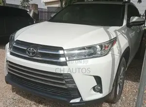 Toyota Highlander XLE 4x4 V6 (3.5L 6cyl 8A) 2018 Off white