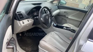 Toyota Venza XLE 2011 Silver