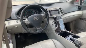 Toyota Venza XLE 2011 Silver