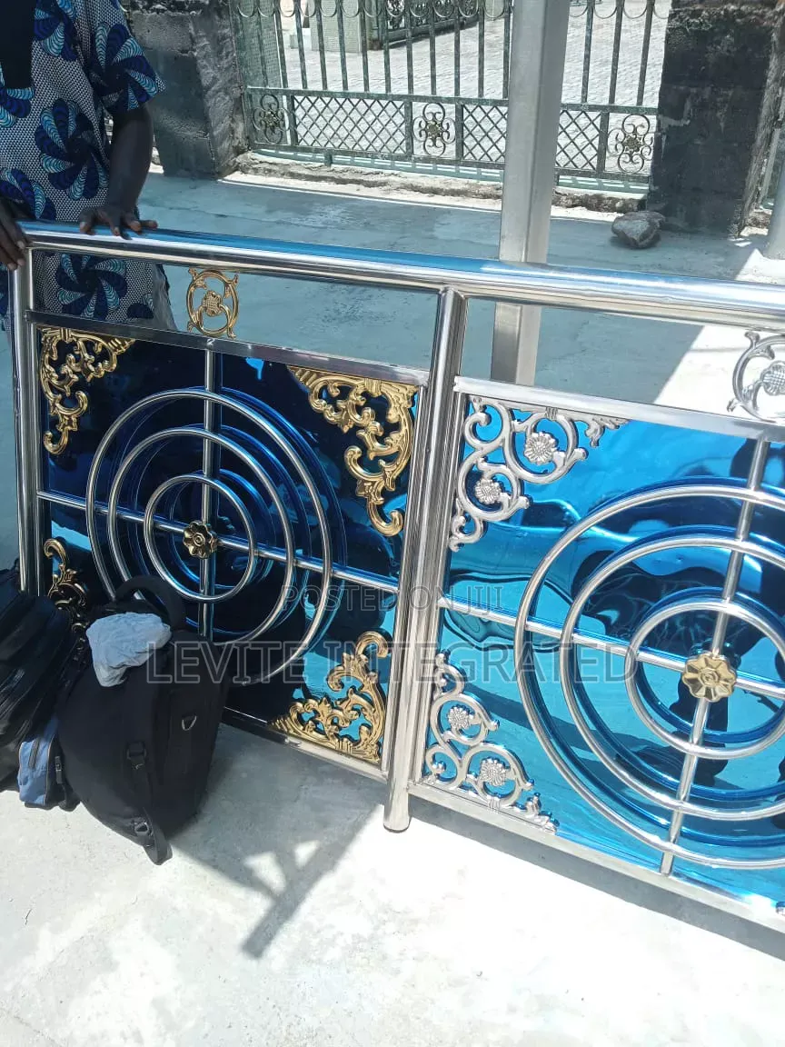 Handrail With Swag