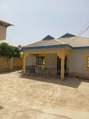 4bdrm Bungalow in U/Pama Sabo, Kaduna / Kaduna State for sale
