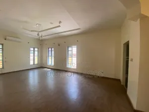 5bdrm Duplex in Ikota for rent