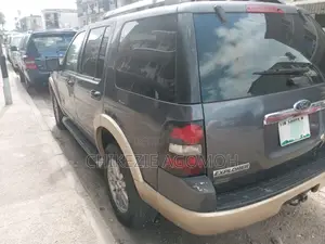 Ford Explorer Eddie Bauer 4dr 4x4 (4.0L 6cyl 5A) 2007 Gray