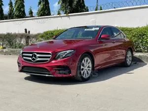 Mercedes-Benz E300 4Matic AWD Sedan (2.0L 4cyl 9A) 2017 Red