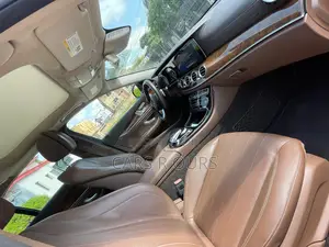 Mercedes-Benz E300 4Matic AWD Sedan (2.0L 4cyl 9A) 2017 Red