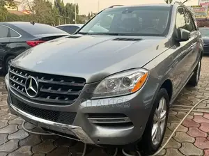Mercedes-Benz M Class ML350 4MATIC 4dr SUV AWD (3.5L 6cyl 7A) 2015 Gray