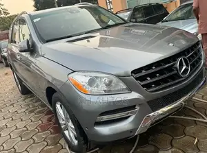 Mercedes-Benz M Class ML350 4MATIC 4dr SUV AWD (3.5L 6cyl 7A) 2015 Gray