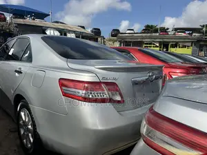 Toyota Camry 2010 Silver