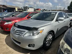 Toyota Camry 2010 Silver