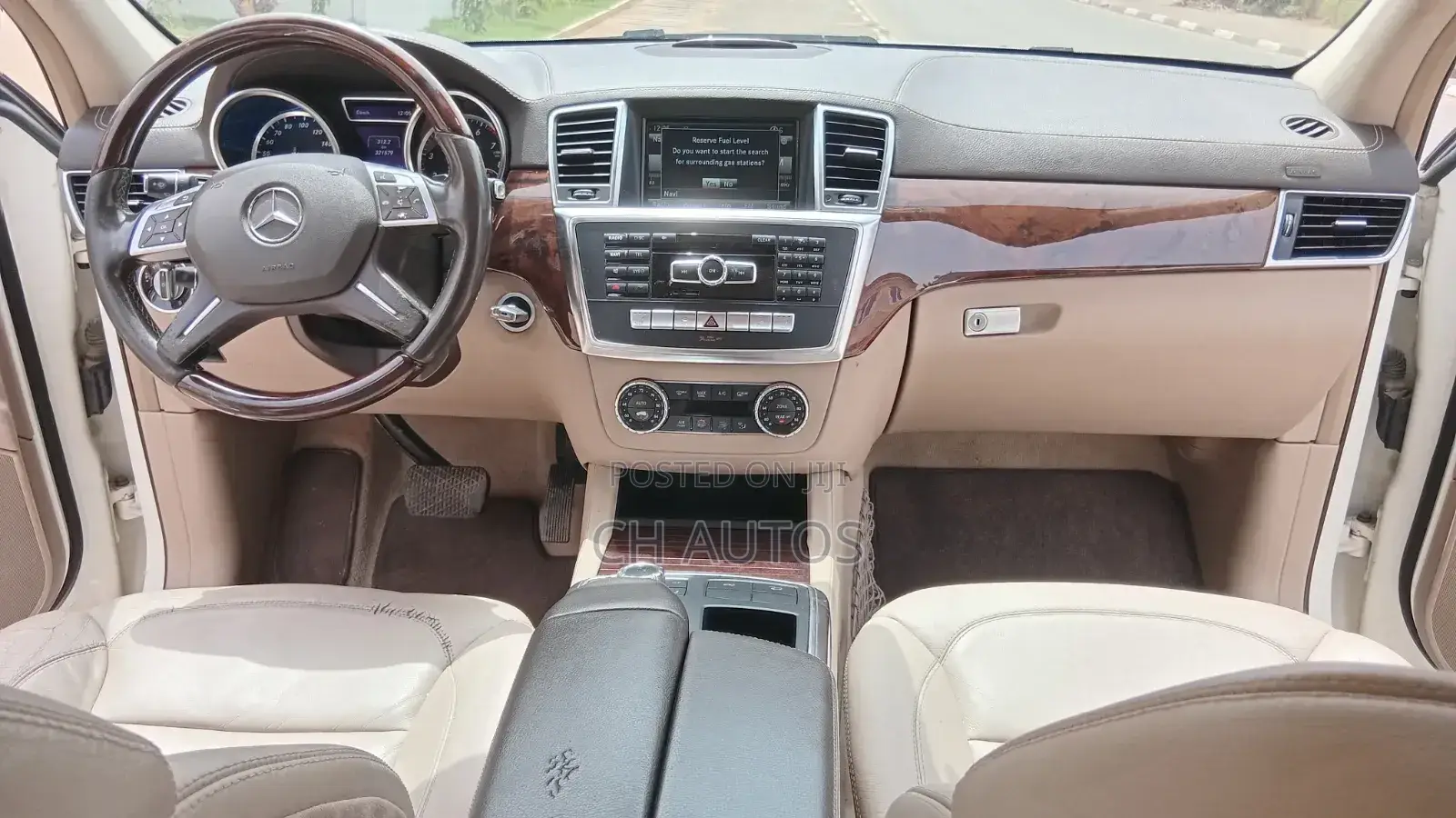 Mercedes-Benz GL-Class 2016 Off white