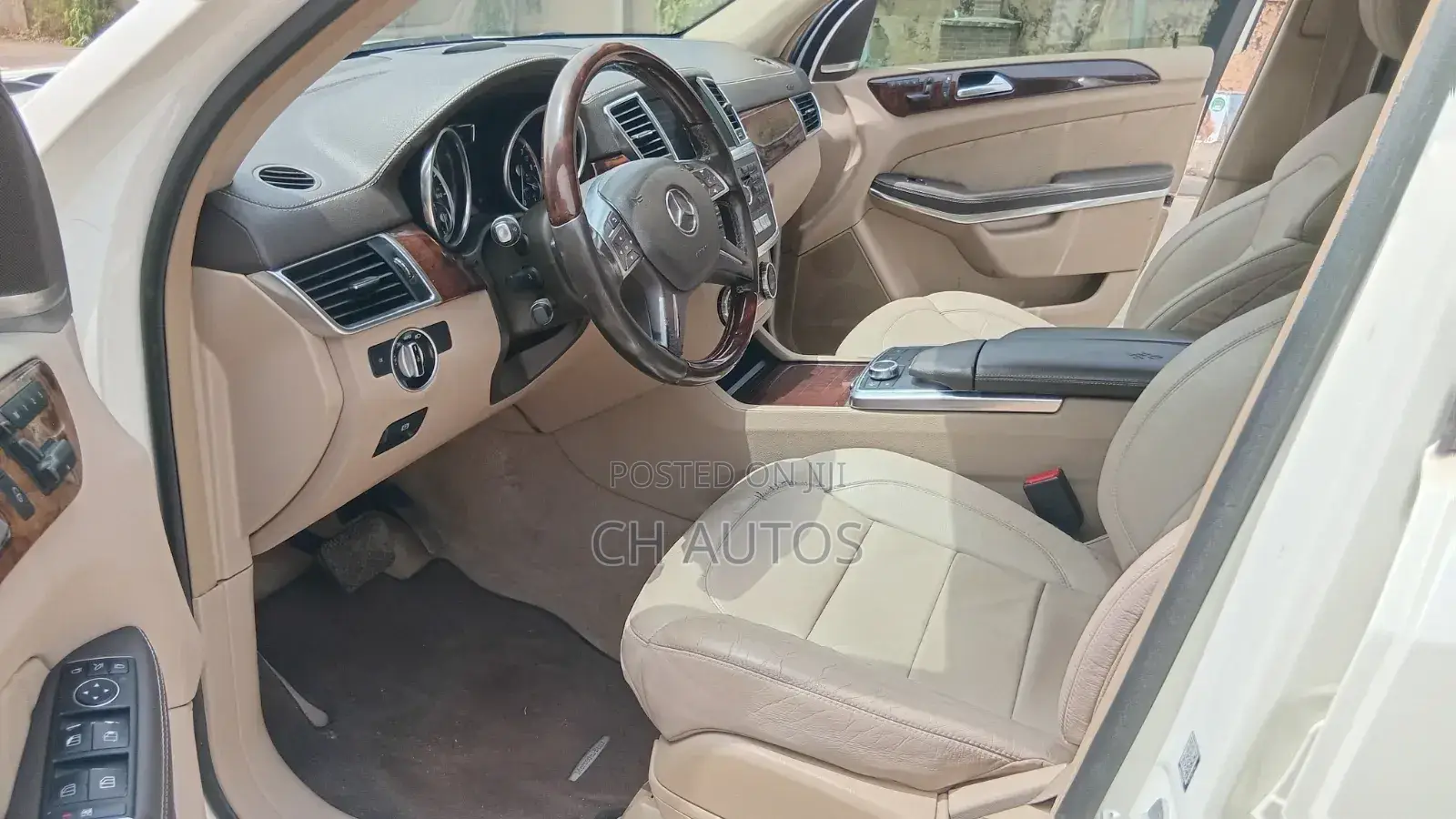 Mercedes-Benz GL-Class 2016 Off white