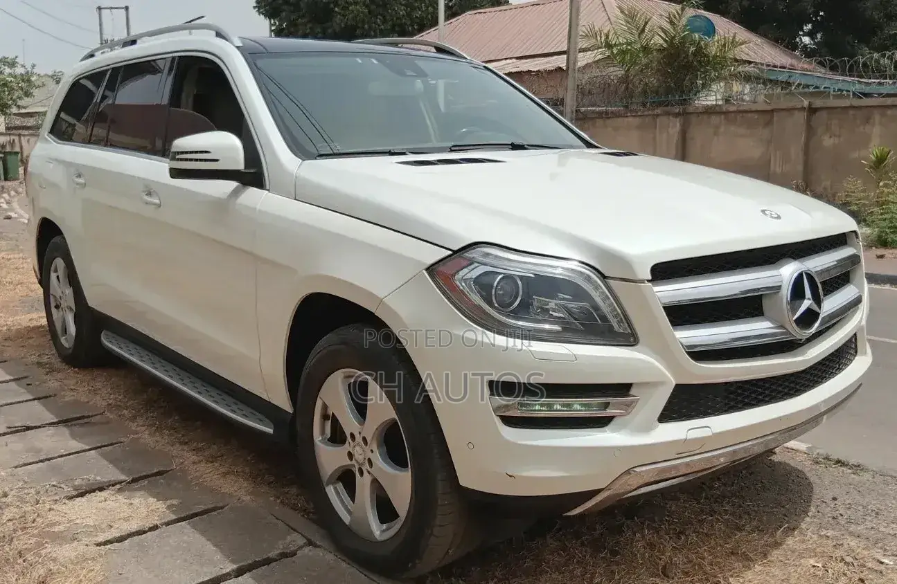 Mercedes-Benz GL-Class 2016 Off white