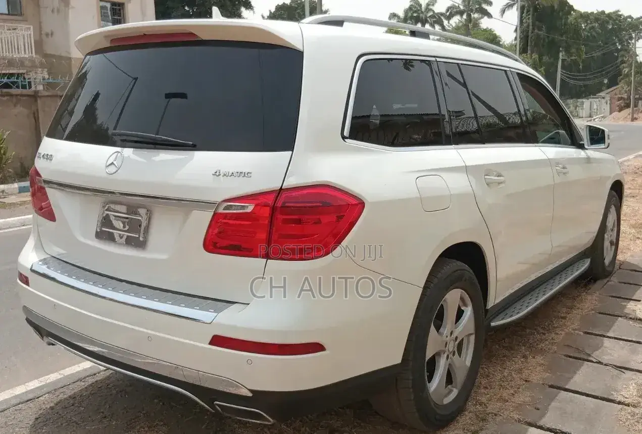 Mercedes-Benz GL-Class 2016 Off white