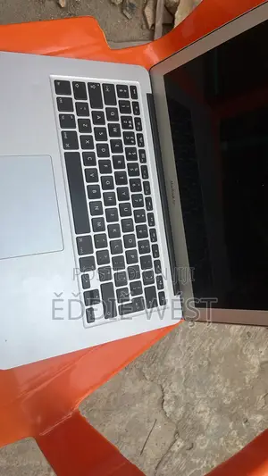 Laptop Apple MacBook Air 2017 8GB Intel Core i7 HDD 128GB