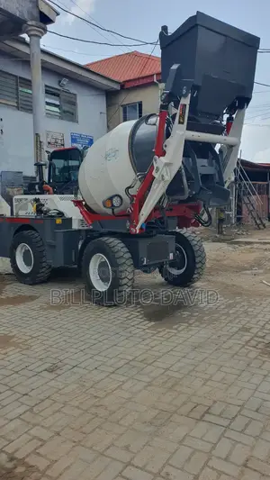 3.2m3 Self-Loading Concrete Mixer