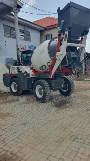 3.2m3 Self-Loading Concrete Mixer
