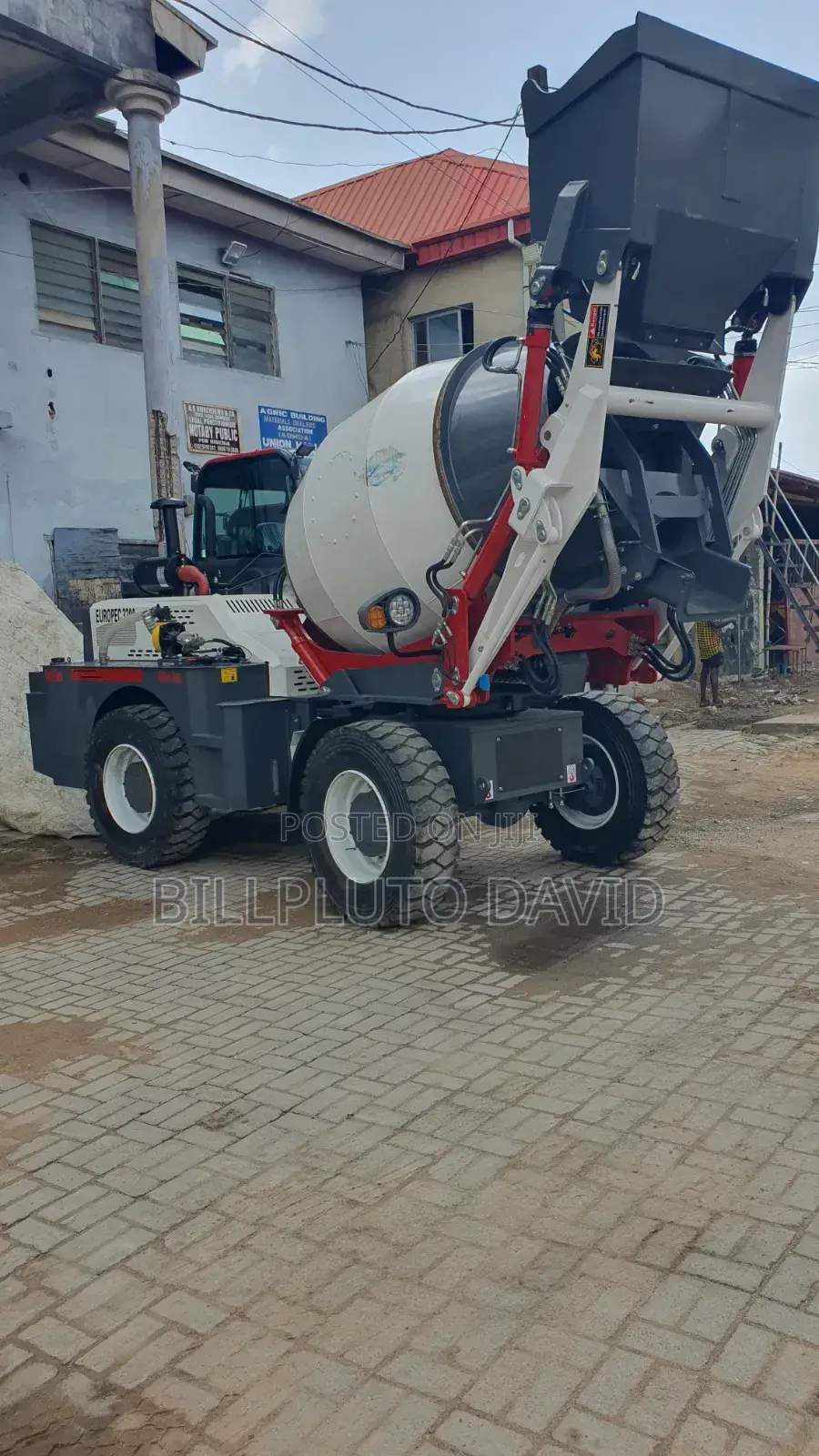 3.2m3 Self-Loading Concrete Mixer
