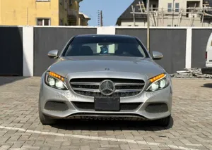 Mercedes-Benz C300 2015 Silver