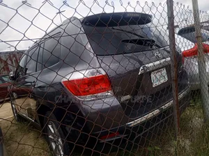 Toyota Highlander Limited 2011 Gray
