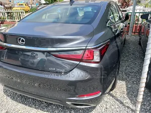 Lexus ES 2025 Gray